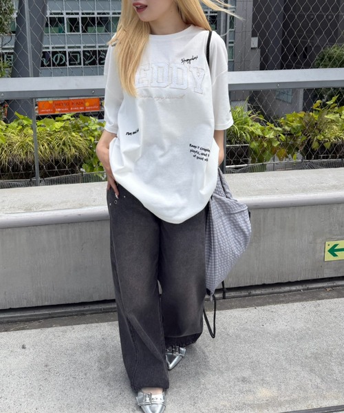 continuer de NICE CLAUP(コンティニューデナイスクラップ)の「レースロゴ×色々ロゴBIGT(Tシャツ/カットソー・レディース・オフホワイト/ピンク/オートミール/スミクロ・FREE)」の9枚目の写真