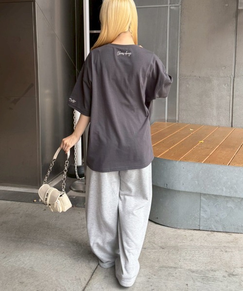 continuer de NICE CLAUP(コンティニューデナイスクラップ)の「レースロゴ×色々ロゴBIGT(Tシャツ/カットソー・レディース・オフホワイト/ピンク/オートミール/スミクロ・FREE)」の12枚目の写真