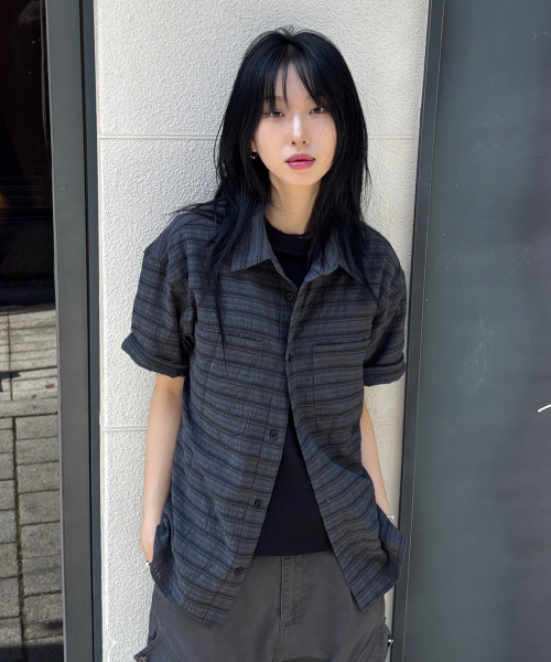 ECORR(エコル)の「クリンクルクロップ半袖シャツ_チャコール(シャツ/ブラウス・レディース・その他・MEDIUM/LARGE)」の3枚目の写真