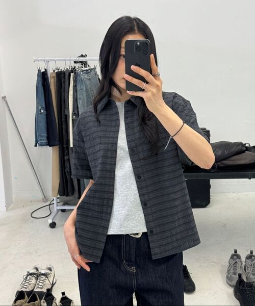 ECORR(エコル)の「クリンクルクロップ半袖シャツ_チャコール(シャツ/ブラウス・レディース・その他・MEDIUM/LARGE)」の9枚目の写真