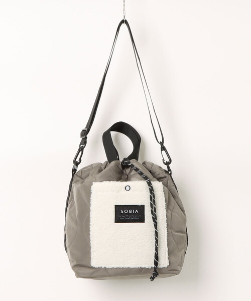A by MAGASIN DE MODE(エーバイマガジンデモード)の「【A By MAGASIN DE MODE】キルトボアドロスト2WAYショルダー SNBD(ショルダーバッグ・レディース・グレー/ブラック・FREE)」の2枚目の写真