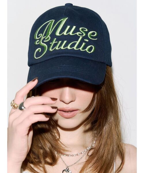 EVRIS(エヴリス)の「MUSE ロゴCAP(キャップ・レディース・ブラック/ネイビー・FREE)」の3枚目の写真