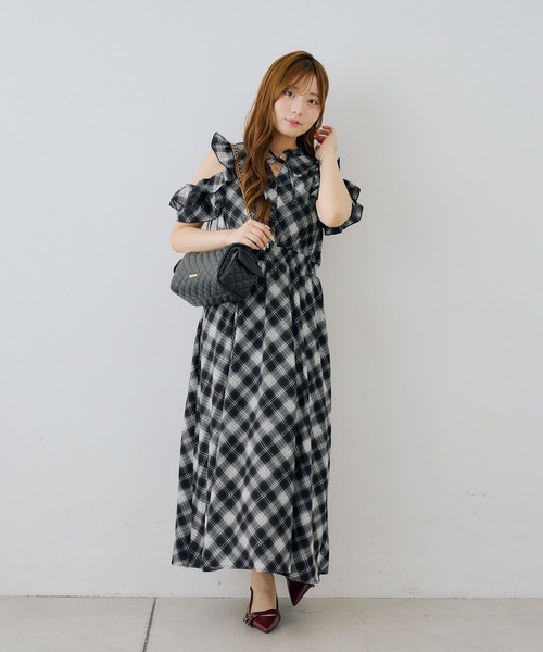 Another Branch olive des olive(アナザーブランチオリーブデオリーブ)の「オープンショルダーロングワンピース(ワンピース・レディース・ブラック/その他11/ドット/ネイビー・FREE)」の20枚目の写真