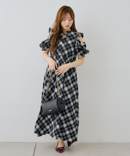 Another Branch olive des olive(アナザーブランチオリーブデオリーブ)の「オープンショルダーロングワンピース(ワンピース・レディース・ブラック/その他11/ドット/ネイビー・FREE)」の21枚目の写真
