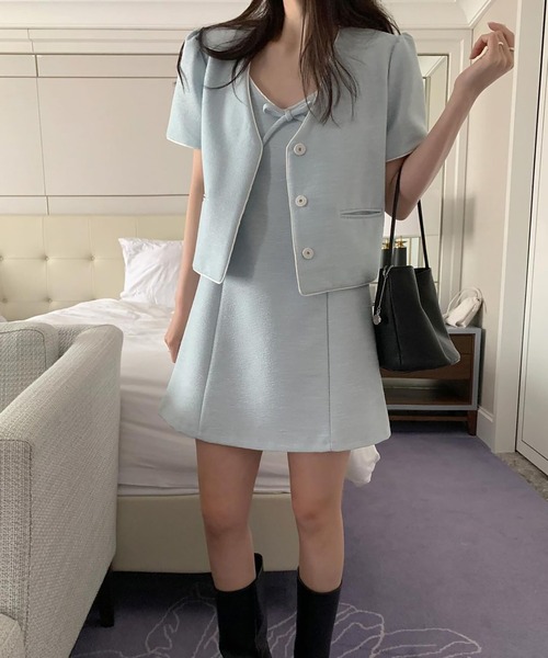 Girly Doll(ガーリードール)の「リボンブローチ付きVネックノーカラー半袖サマージャケット(その他アウター・レディース・グリーン/オフホワイト・FREE)」の6枚目の写真