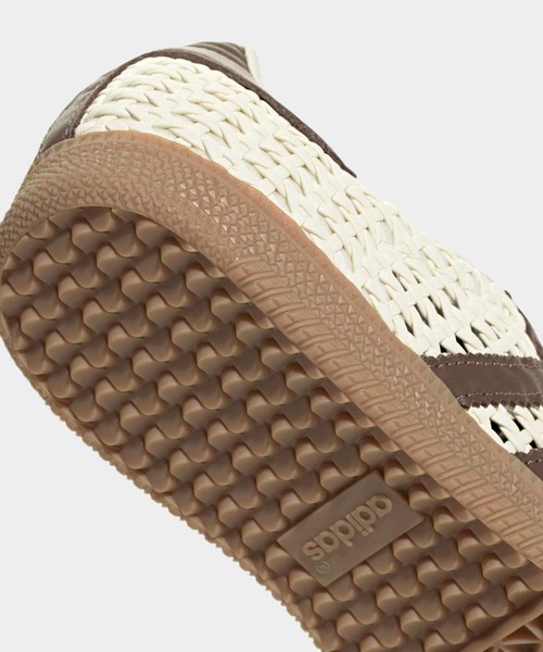 adidas（アディダス）の「サンバ OG / SAMBA OG / アディダスオリジナルス adidas Originals（スニーカー・レディース・ベージュ・22.0cm/22.5cm/23.0cm/23.5cm/24.0cm/24.5cm/25.0cm/25.5cm/26.0cm/26.5cm/27.0cm/27.5cm/28.0cm/28.5cm/29.0cm）」の11枚目の写真