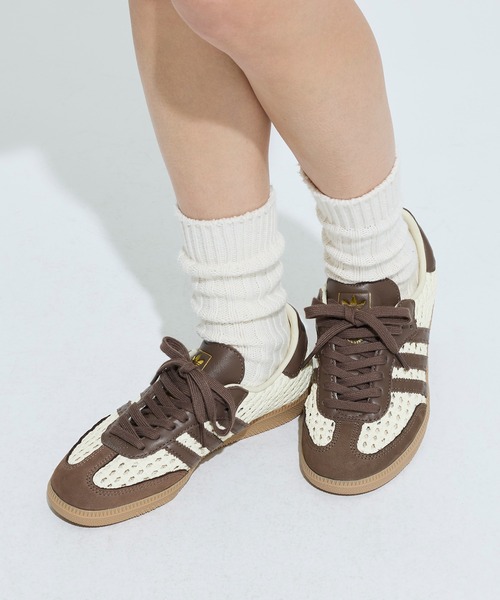 adidas（アディダス）の「サンバ OG / SAMBA OG / アディダスオリジナルス adidas Originals（スニーカー・レディース・ベージュ・22.0cm/22.5cm/23.0cm/23.5cm/24.0cm/24.5cm/25.0cm/25.5cm/26.0cm/26.5cm/27.0cm/27.5cm/28.0cm/28.5cm/29.0cm）」の2枚目の写真