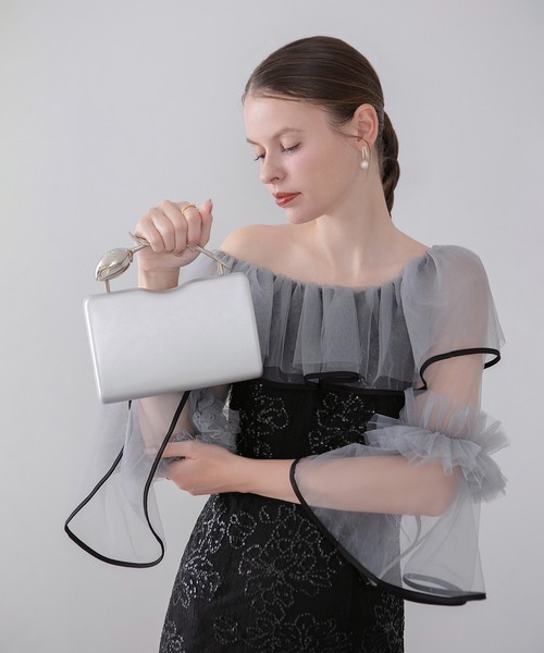 Leja(レジャ)の「【LEJA】チューリップメタルハンドルグリッター2WAYバッグ結婚式 パーティー 成人式 二次会 同窓会 お呼ばれ オケージョン 20代 30代(ハンドバッグ・レディース・シルバー・FREE)」の14枚目の写真