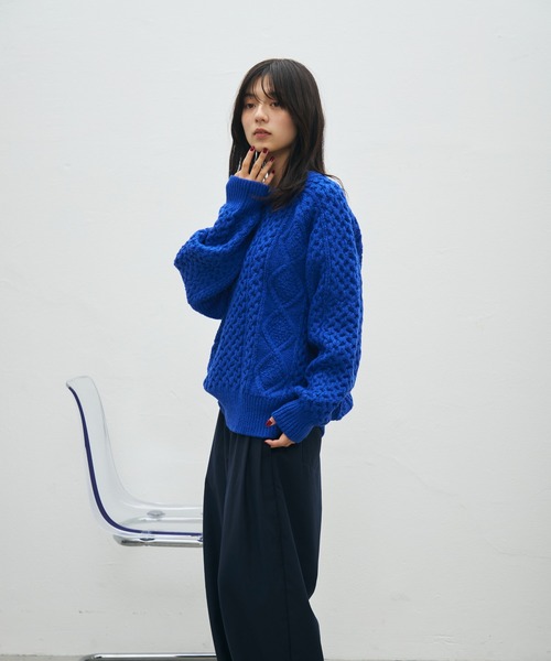 UNDERSTATEMENTs(アンダーステイトメント)の「【ユニセックス】ケーブルルーズプルオーバーニット(ニット/セーター・メンズ・ブルー/ブラック・LARGE/MEDIUM)」の3枚目の写真