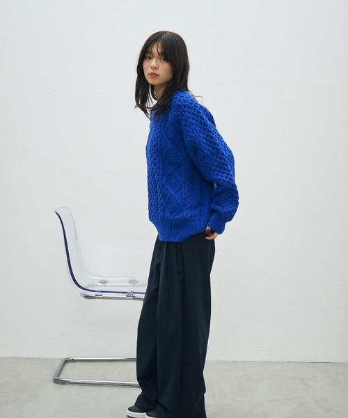 UNDERSTATEMENTs(アンダーステイトメント)の「【ユニセックス】ケーブルルーズプルオーバーニット(ニット/セーター・メンズ・ブルー/ブラック・LARGE/MEDIUM)」の4枚目の写真