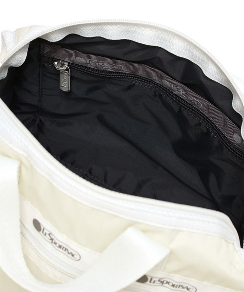 LeSportsac(レスポートサック)の「MINI DUFFEL CROSSBODY メレンゲ2(ショルダーバッグ・レディース・ホワイト・FREE)」の6枚目の写真