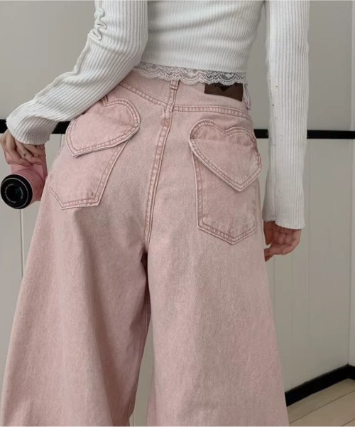 AVYL(アヴィル)の「ハートポケット ルーズワイドピンクデニムパンツ(デニムパンツ・レディース・ピンク・S/M/L)」の2枚目の写真