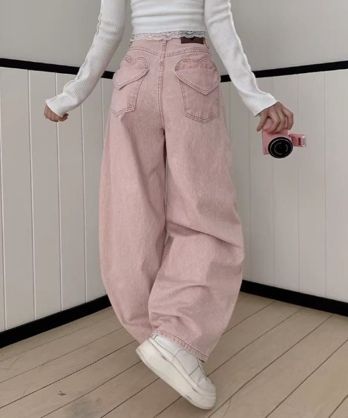 AVYL(アヴィル)の「ハートポケット ルーズワイドピンクデニムパンツ(デニムパンツ・レディース・ピンク・S/M/L)」の5枚目の写真
