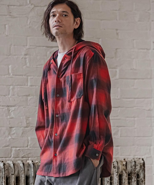 CAMBIO（カンビオ）の「ms6619- Hooded Ombre Check Flannel Shirt フーディーシャツ(AI-262-08)（シャツ/ブラウス・メンズ・ホワイト/ブラック/レッド・S/M/L）」の3枚目の写真