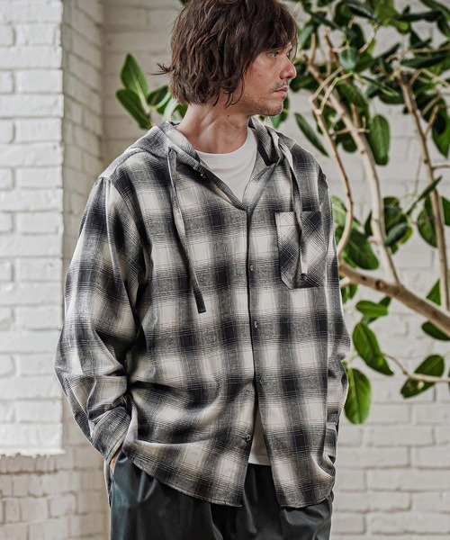 CAMBIO（カンビオ）の「ms6619- Hooded Ombre Check Flannel Shirt フーディーシャツ(AI-262-08)（シャツ/ブラウス・メンズ・ホワイト/ブラック/レッド・S/M/L）」の4枚目の写真