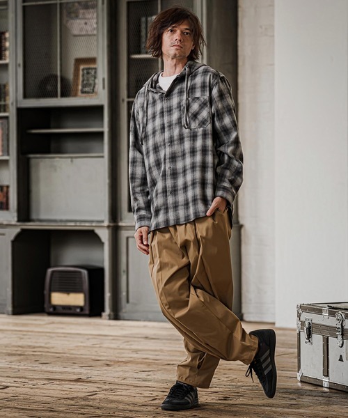 CAMBIO（カンビオ）の「ms6619- Hooded Ombre Check Flannel Shirt フーディーシャツ(AI-262-08)（シャツ/ブラウス・メンズ・ホワイト/ブラック/レッド・S/M/L）」の12枚目の写真