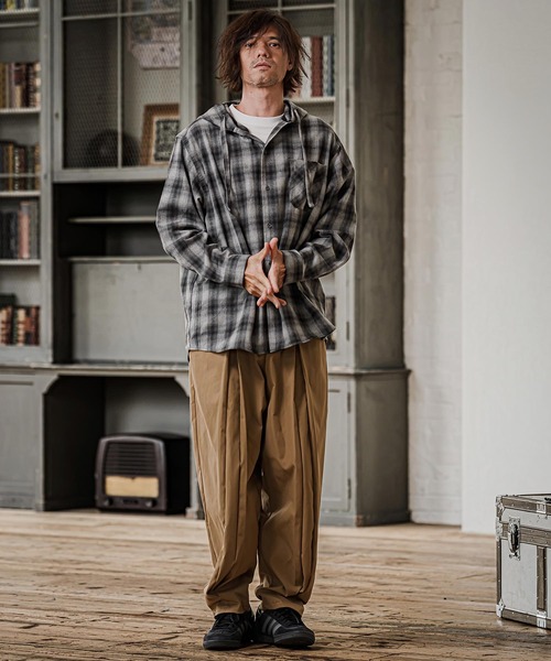 CAMBIO（カンビオ）の「ms6619- Hooded Ombre Check Flannel Shirt フーディーシャツ(AI-262-08)（シャツ/ブラウス・メンズ・ホワイト/ブラック/レッド・S/M/L）」の13枚目の写真