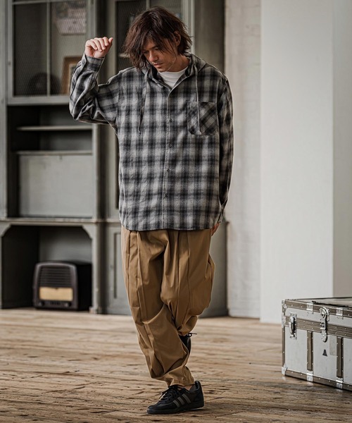 CAMBIO（カンビオ）の「ms6619- Hooded Ombre Check Flannel Shirt フーディーシャツ(AI-262-08)（シャツ/ブラウス・メンズ・ホワイト/ブラック/レッド・S/M/L）」の14枚目の写真
