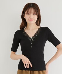 キーネックレース付トップス