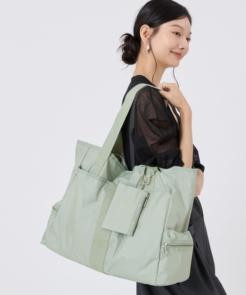 LeSportsac(レスポートサック)の「【Essential Collection×Naoko Okusa】URBAN TOTE2 グリーンカーキC(トートバッグ・レディース・グリーン・FREE)」の3枚目の写真