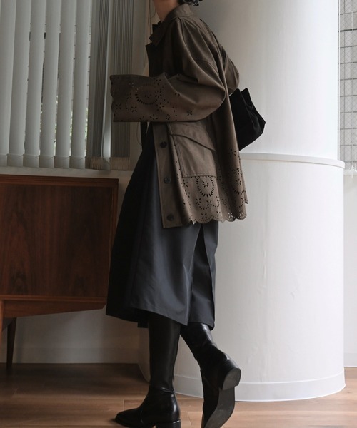 WILLFULLY（ウィルフリー）の「front tuck midi length flare PT（その他パンツ・レディース・ブルー/タン/ブラック・FREE）」の10枚目の写真