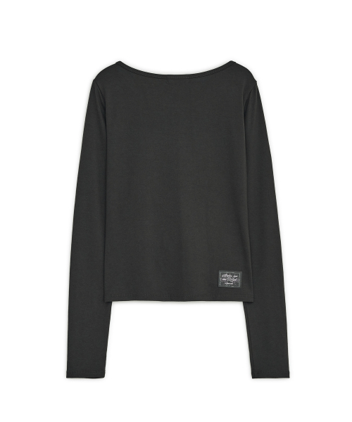 HUG YOUR SKIN(ハグユアスキン)の「トライバルプリントロングスリーブTシャツ(チャコール)(Tシャツ/カットソー・レディース・その他・FREE)」の3枚目の写真