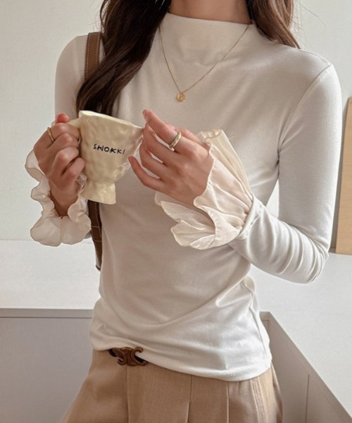 mebole(メボレ)の「ruffle sleeve top(Tシャツ/カットソー・レディース・ブラウン/ブラック/ライトグレー/ホワイト/ダークグレー・FREE)」の2枚目の写真