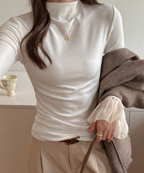 mebole(メボレ)の「ruffle sleeve top(Tシャツ/カットソー・レディース・ブラウン/ブラック/ライトグレー/ホワイト/ダークグレー・FREE)」の6枚目の写真