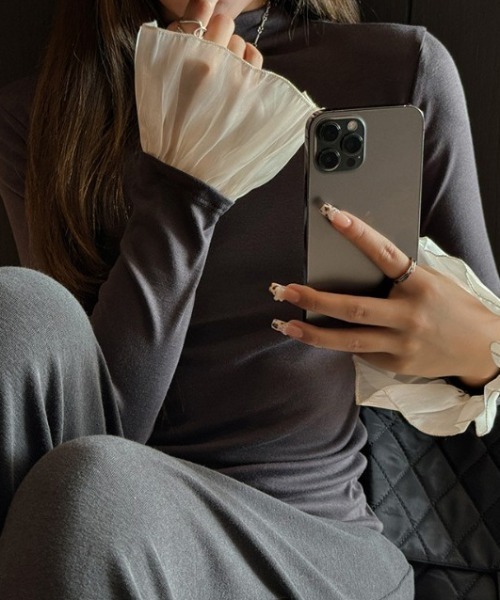 mebole(メボレ)の「ruffle sleeve top(Tシャツ/カットソー・レディース・ブラウン/ブラック/ライトグレー/ホワイト/ダークグレー・FREE)」の17枚目の写真