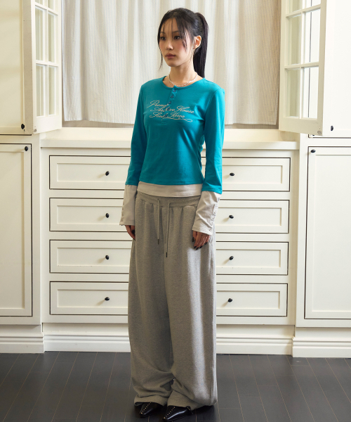 PRENDA(プレンダ)の「ARCHIVE ATELIER レイヤード長袖 アクアブルー(Tシャツ/カットソー・レディース・その他・FREE)」の3枚目の写真