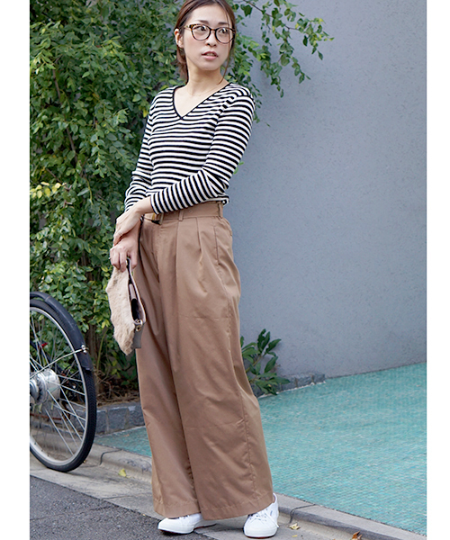 laboratory work(ラボラトリーワーク)の「リヨセル混リブVネックプルオーバー(ニット/セーター・レディース・オフホワイト/杢グレー/グレー系その他/ホワイト系その他/キャメル/ブラック・MEDIUM)」の14枚目の写真