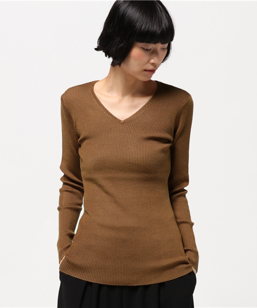 laboratory work(ラボラトリーワーク)の「リヨセル混リブVネックプルオーバー(ニット/セーター・レディース・オフホワイト/杢グレー/グレー系その他/ホワイト系その他/キャメル/ブラック・MEDIUM)」の18枚目の写真