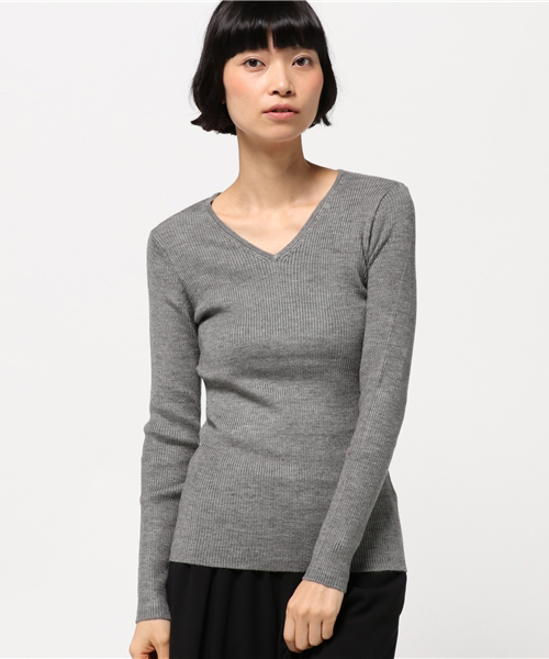 laboratory work(ラボラトリーワーク)の「リヨセル混リブVネックプルオーバー(ニット/セーター・レディース・オフホワイト/杢グレー/グレー系その他/ホワイト系その他/キャメル/ブラック・MEDIUM)」の16枚目の写真