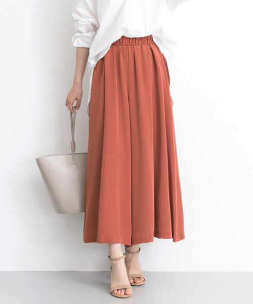 URBAN RESEARCH（アーバンリサーチ）の「UR Wゴムギャザーワイドパンツ（その他パンツ・レディース・オフホワイト/ベージュ/ブラウン系その他・FREE）」の2枚目の写真