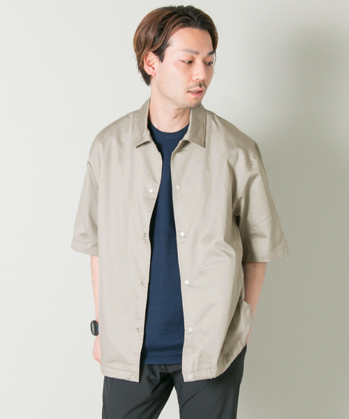 URBAN RESEARCH（アーバンリサーチ）の「URiD コットンサテン リラックスコーチシャツジャケット（シャツ/ブラウス・メンズ・ライトブルー/ベージュ系その他/ブラック・MEDIUM/LARGE）」の17枚目の写真