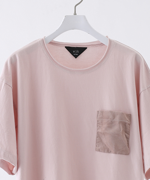 wjk black（ﾀﾞﾌﾞﾙｼﾞｪｲｹｲﾌﾞﾗｯｸ）の「【wjk black】≪STUDIOUS限定≫ガーメントダイスウェードポケットTee（Tシャツ/カットソー・メンズ・ブラック/ホワイト/ピンク・2/1/3）」の6枚目の写真