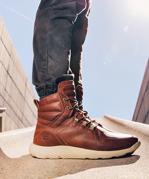 Timberland ブラウン ハイカットスニーカー Timberland（ティンバーランド）の「フライローム レザー ブーツ