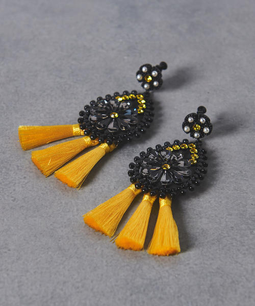 商品詳細 Uwcs ビジュー タッセル イヤリング Outlet