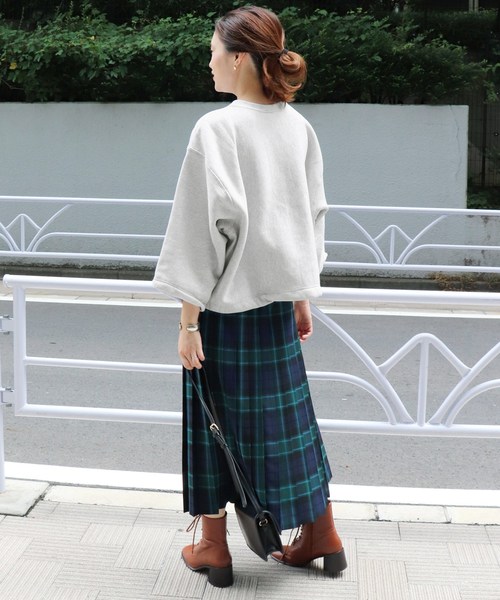 SLOBE IENA（スローブイエナ）の「CAMBER×SLOBE別注 CROSSKNIT クルーネックショートスリーブスウェット◆（スウェット・レディース・グレー/カーキ/ボルドー・FREE）」の5枚目の写真