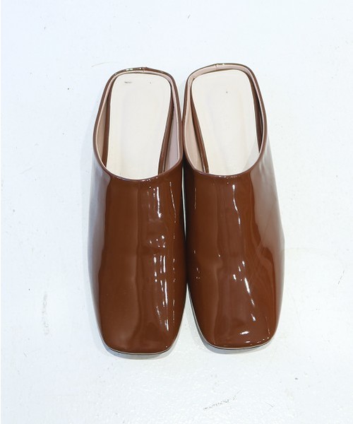 TODAYFUL（トゥデイフル）の「フラットスライドシューズ（スリッポン・レディース・ブラウン/グレイッシュベージュ・36inch/37inch/38inch）」の10枚目の写真