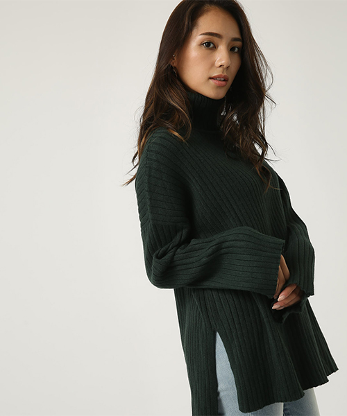 AZUL BY MOUSSY(アズールバイマウジー)の「タートルワイドリブニットプルオーバー(ニット/セーター)」|ダークグリーン