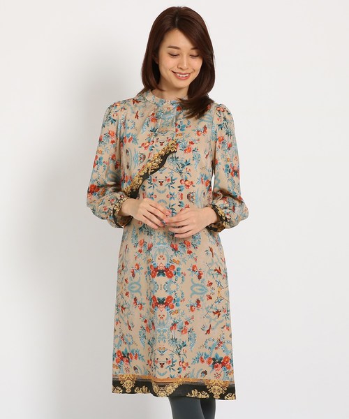 Sunauna(スーナウーナ)の「【洗える】ロココフラワーワンピース(ワンピース・レディース・ベージュ/ネイビー・38/40/36)」の3枚目の写真