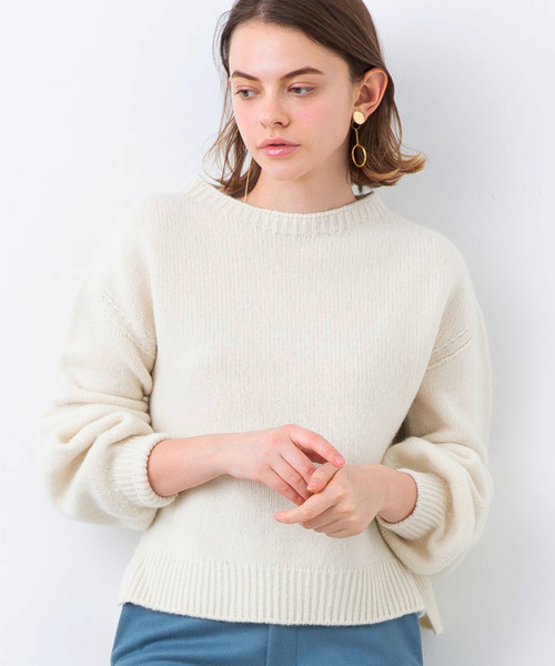 STUDIOUS（ステュディオス）の「【STUDIOUS】カシミヤ混 ボリュームスリーブニット（ニット/セーター・レディース・ホワイト/ブラック/ベージュ・FREE）」の2枚目の写真