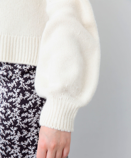STUDIOUS（ステュディオス）の「【STUDIOUS】カシミヤ混 ボリュームスリーブニット（ニット/セーター・レディース・ホワイト/ブラック/ベージュ・FREE）」の21枚目の写真
