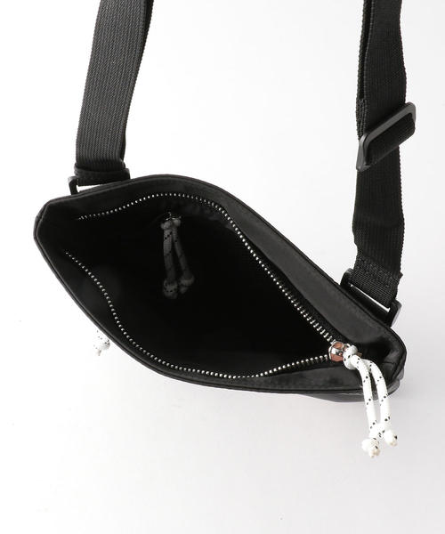 A.P.C.（アーペーセー）の「＜A.P.C.＞ SACOCHE PRO/サコッシュ