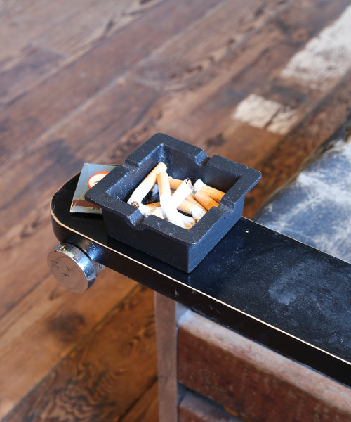 DULTON（ダルトン）の「IRON ASHTRAY/灰皿（アッシュトレイ/ライター・メンズ・ブラック/シルバー・FREE）」の2枚目の写真