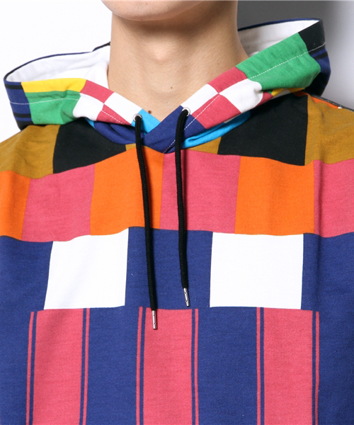 R.NEWBOLD（アールニューボールド）の「CLUB STRIPE PARKA/145507（パーカー・メンズ・マルチ・LARGE/X-LARGE/SMALL/MEDIUM）」の6枚目の写真
