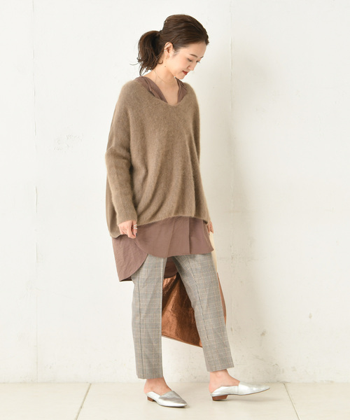 DouDou(ドゥドゥ)の「フェレット切替Vプルオーバー(ニット/セーター・レディース・ベージュ/サックスブルー/モカ/ラベンダー/ダークブラウン/ピンク/ブルー系その他/イエロー・FREE)」の9枚目の写真