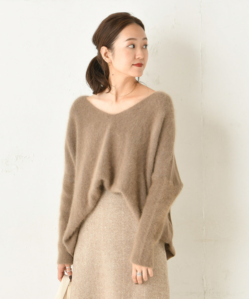 DouDou(ドゥドゥ)の「フェレット切替Vプルオーバー(ニット/セーター・レディース・ベージュ/サックスブルー/モカ/ラベンダー/ダークブラウン/ピンク/ブルー系その他/イエロー・FREE)」の20枚目の写真