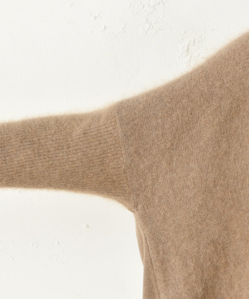 DouDou(ドゥドゥ)の「フェレット切替Vプルオーバー(ニット/セーター・レディース・ベージュ/サックスブルー/モカ/ラベンダー/ダークブラウン/ピンク/ブルー系その他/イエロー・FREE)」の21枚目の写真